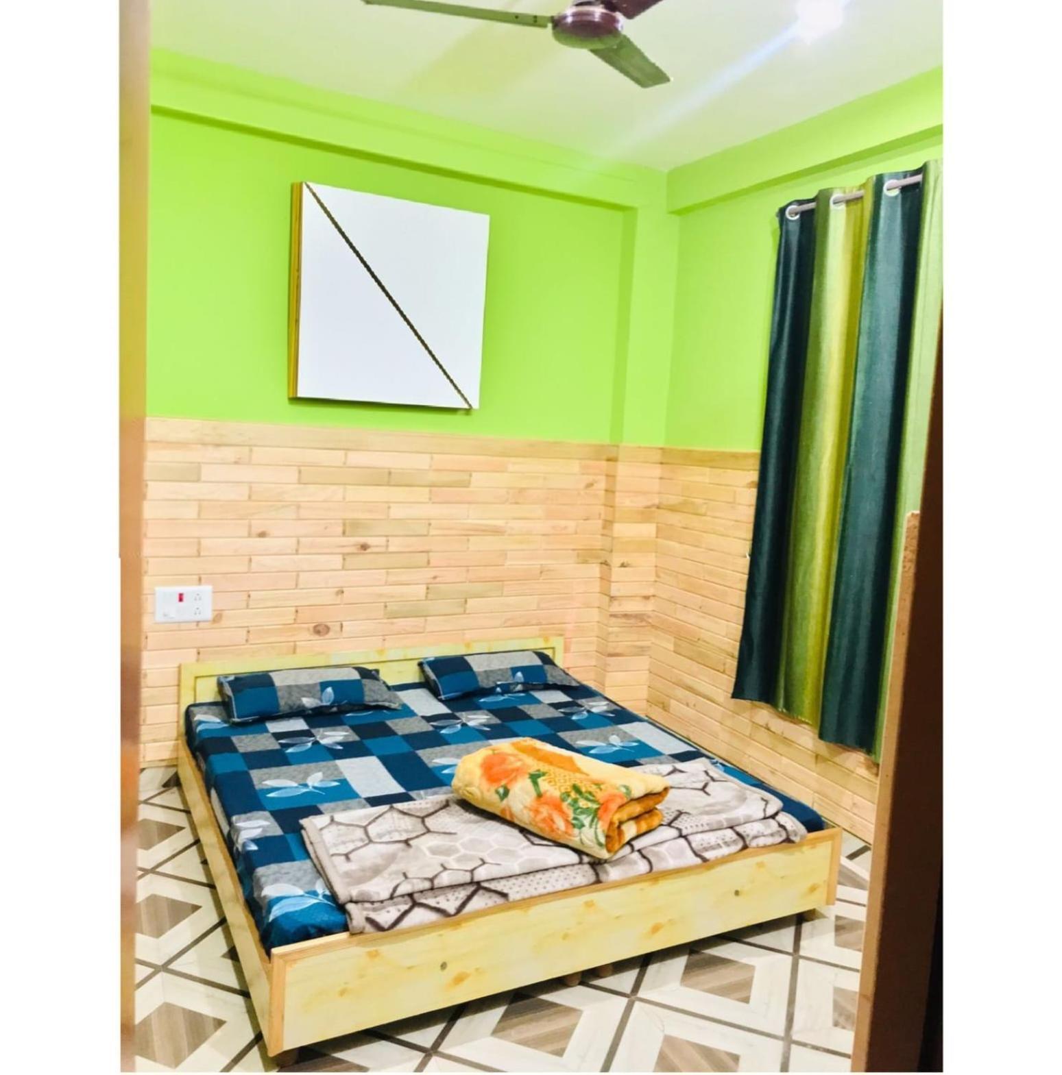 Nucleus Guest House Kasol Kültér fotó